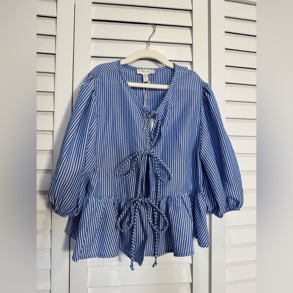 See You Monday Women’s Blue and White Tie Front Peplum Blouse Size Small